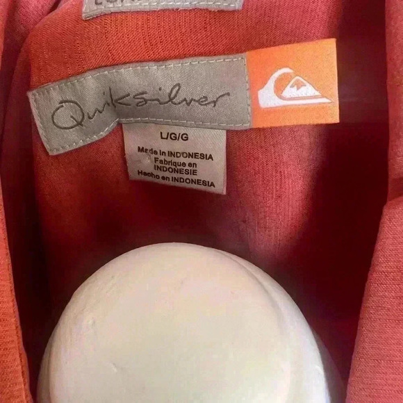 Quicksilver men’s Large shirt worn once freshly dry cleaned. Short sleeves - Picture 5 of 9